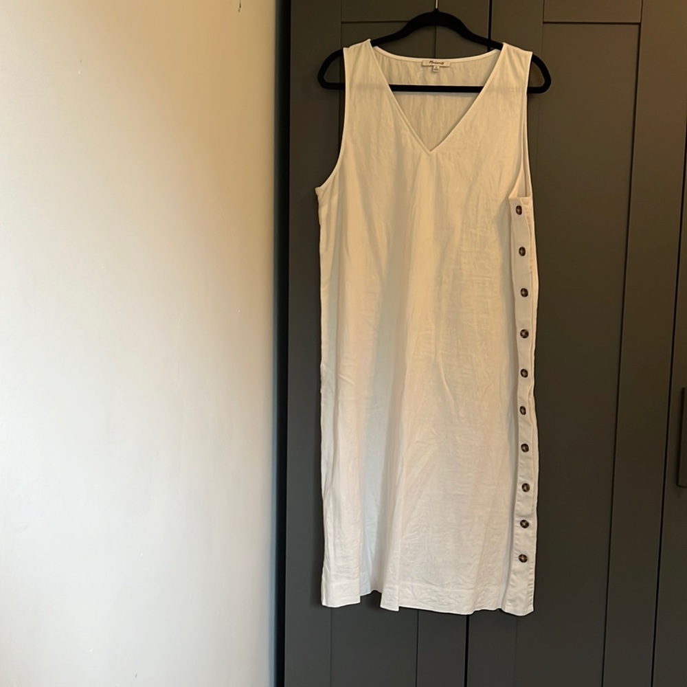 Madewell White sleeveless linen dress with brown buttons on the sides